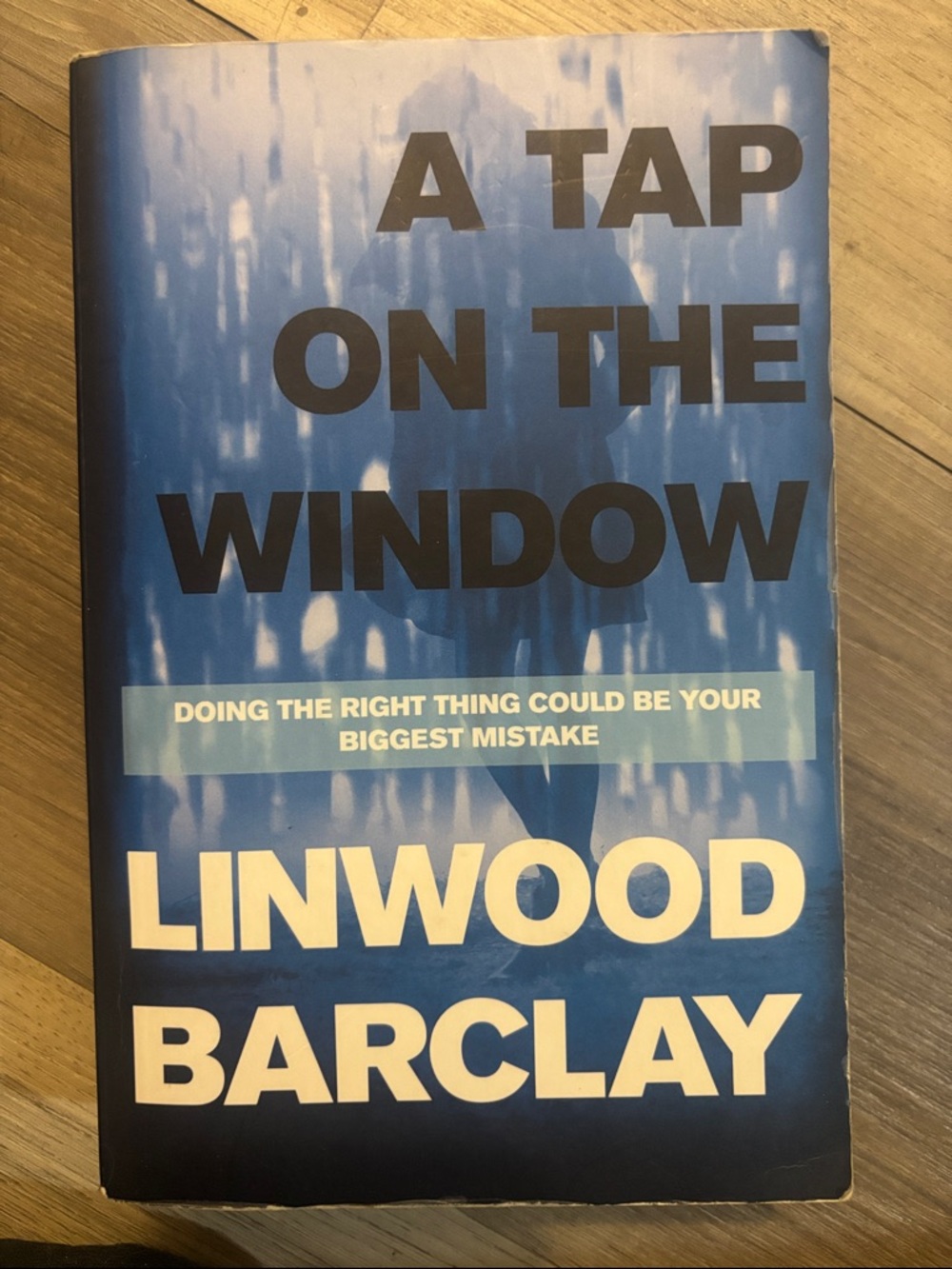 A Tap on the Window by Linwood Barclay - Blue Cover